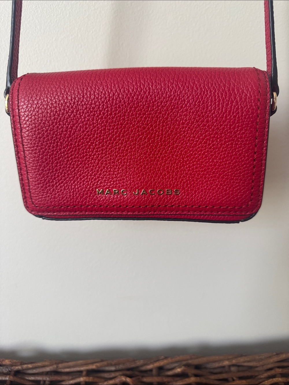 Marc Jacobs savvy Red Pebbled Leather Crossbody Bag